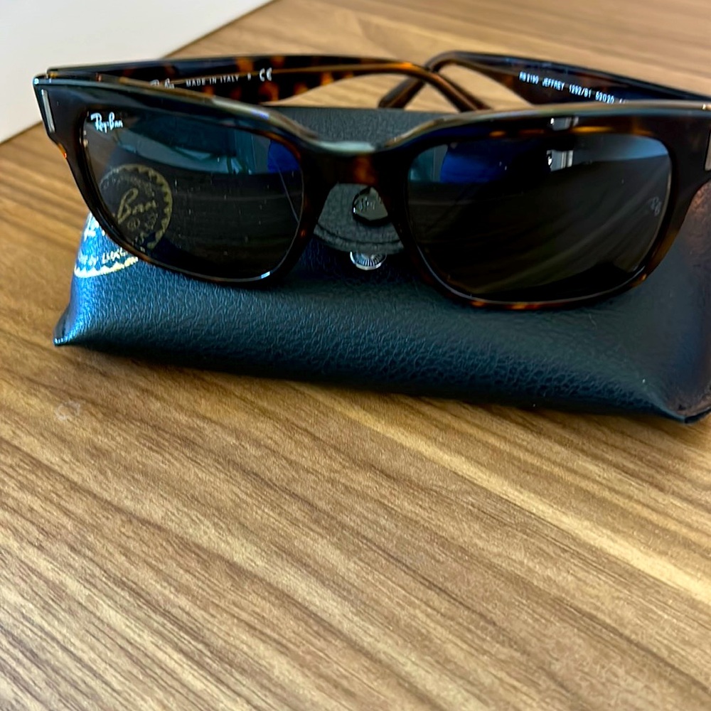 Ray-Ban sunglass
